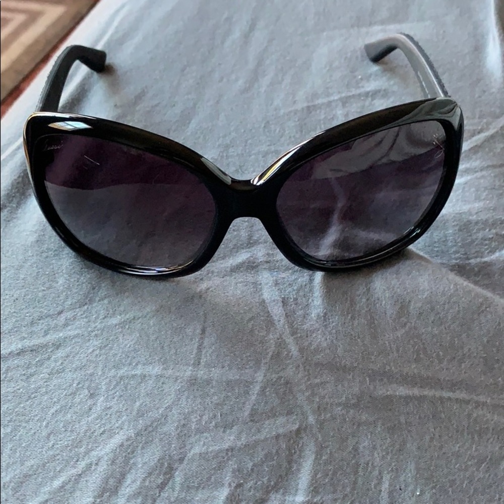 Black Gucci sunglasses